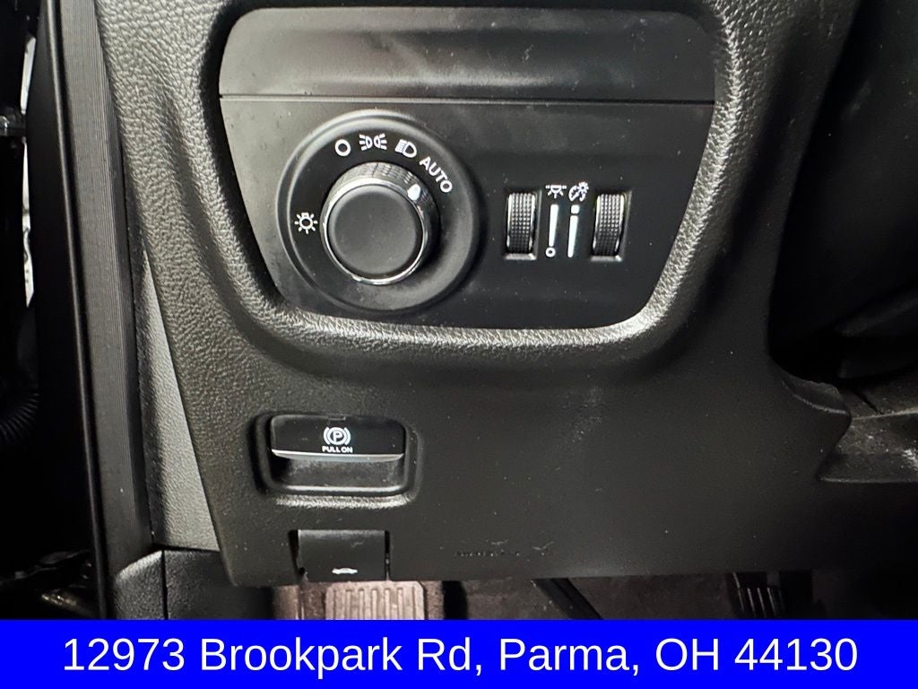 2022 Jeep Grand Cherokee L Laredo