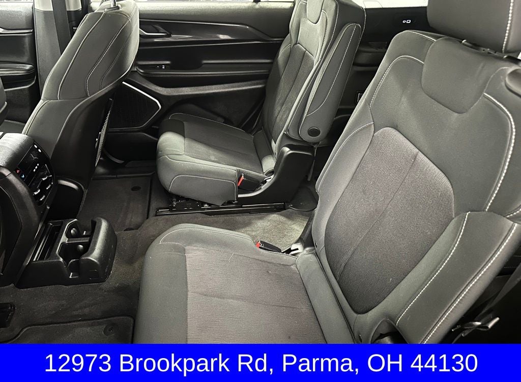 2022 Jeep Grand Cherokee L Laredo