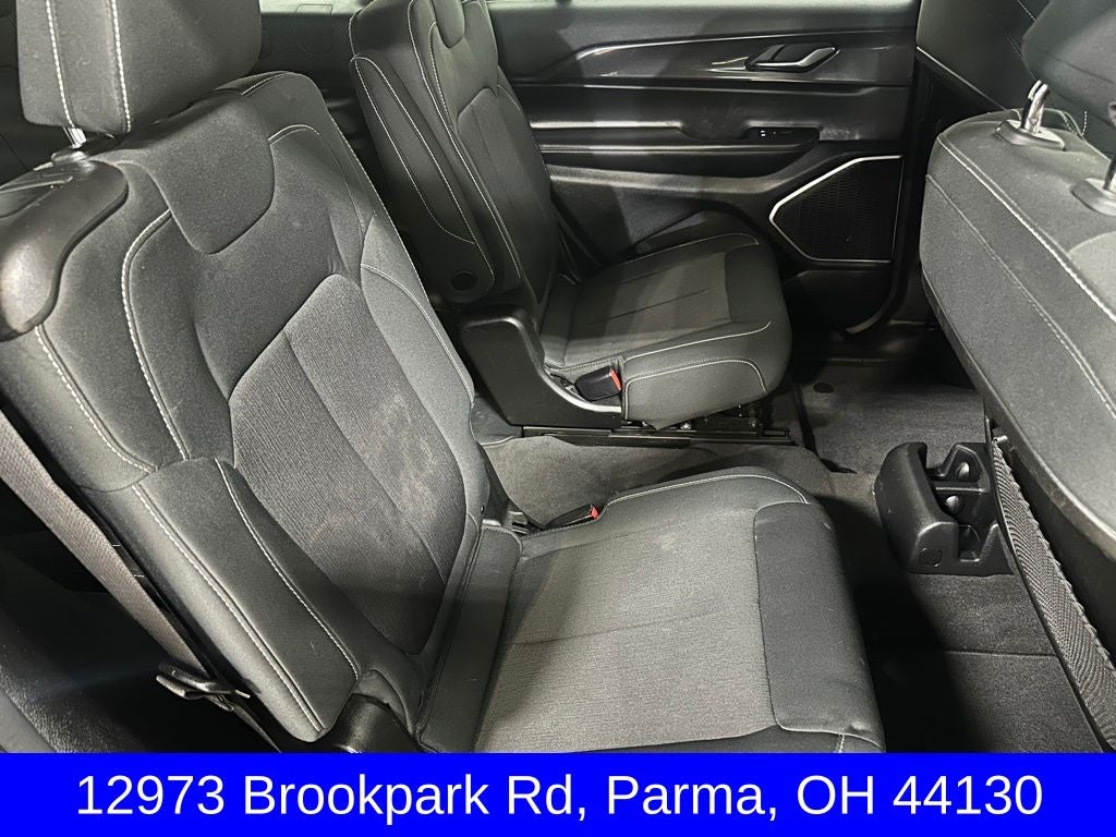 2022 Jeep Grand Cherokee L Laredo