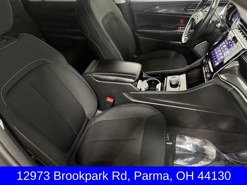 2022 Jeep Grand Cherokee L Laredo