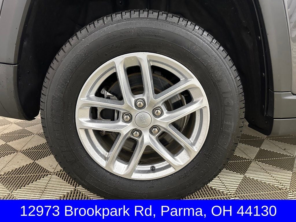 2022 Jeep Grand Cherokee L Laredo