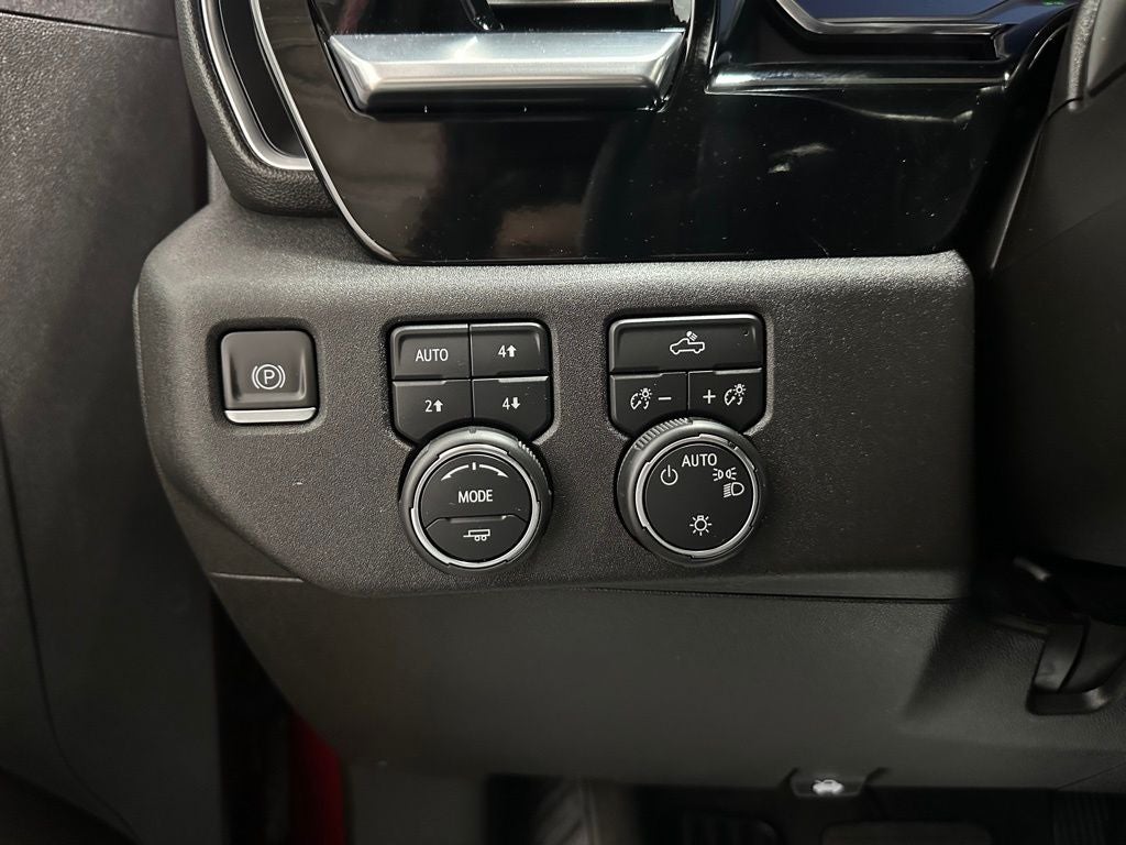 2023 Chevrolet Silverado 1500 LT LT1