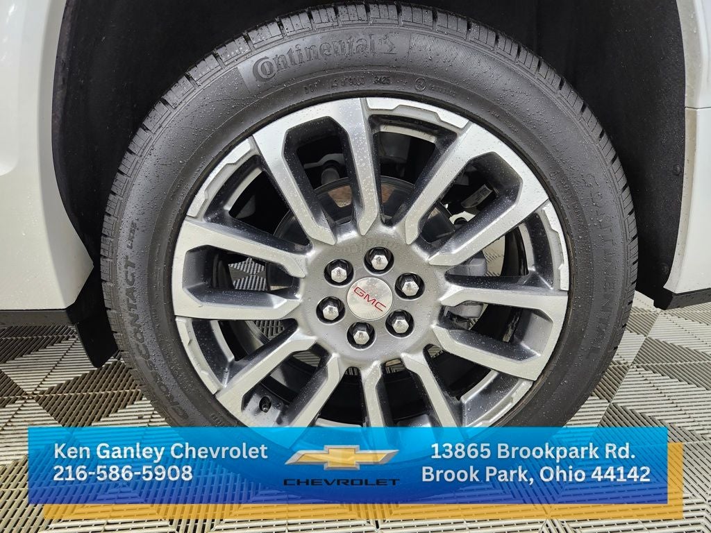 2023 GMC Acadia Denali