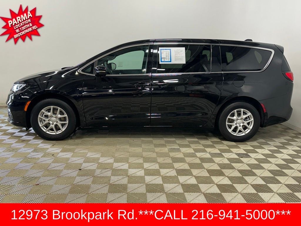 2026 Chrysler Pacifica Select