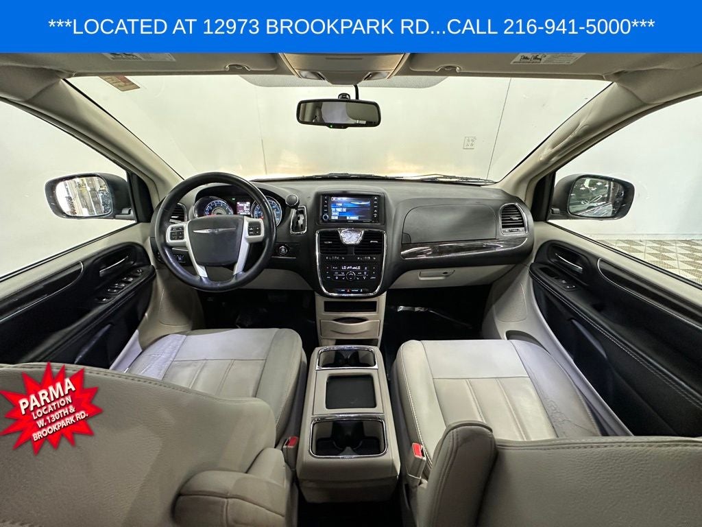 2016 Chrysler Town & Country Touring