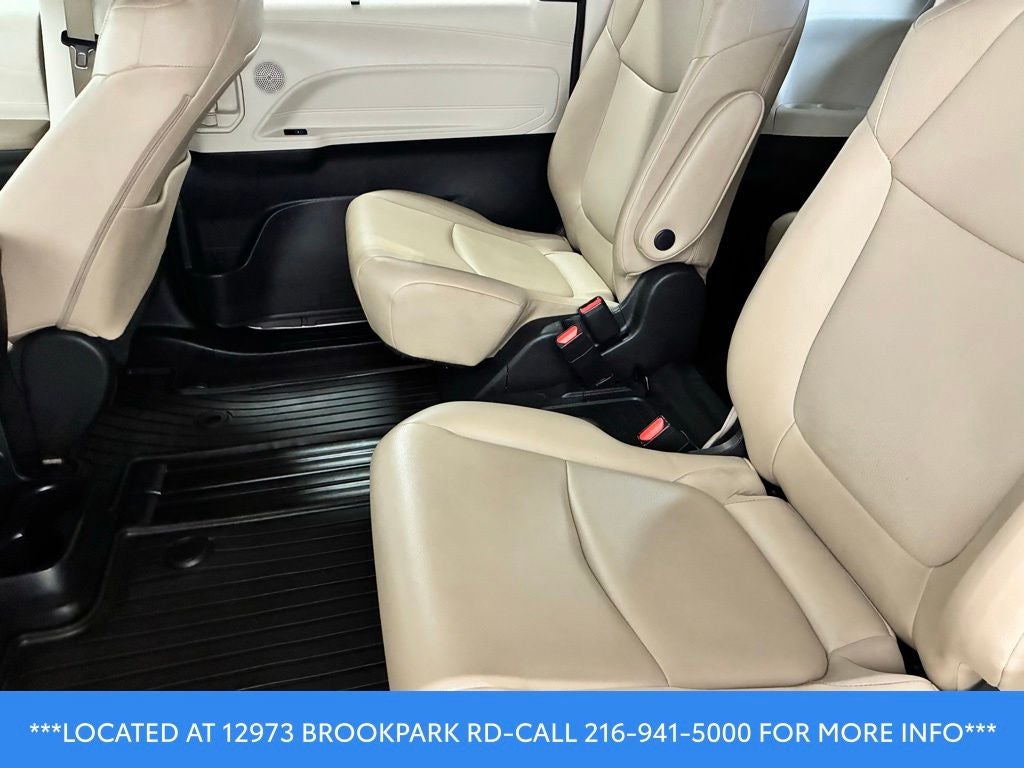 2022 Toyota Sienna XLE 8 Passenger
