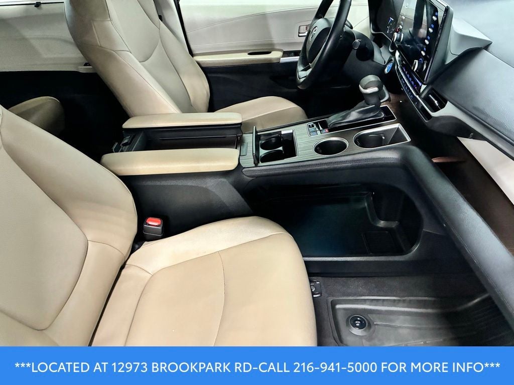 2022 Toyota Sienna XLE 8 Passenger