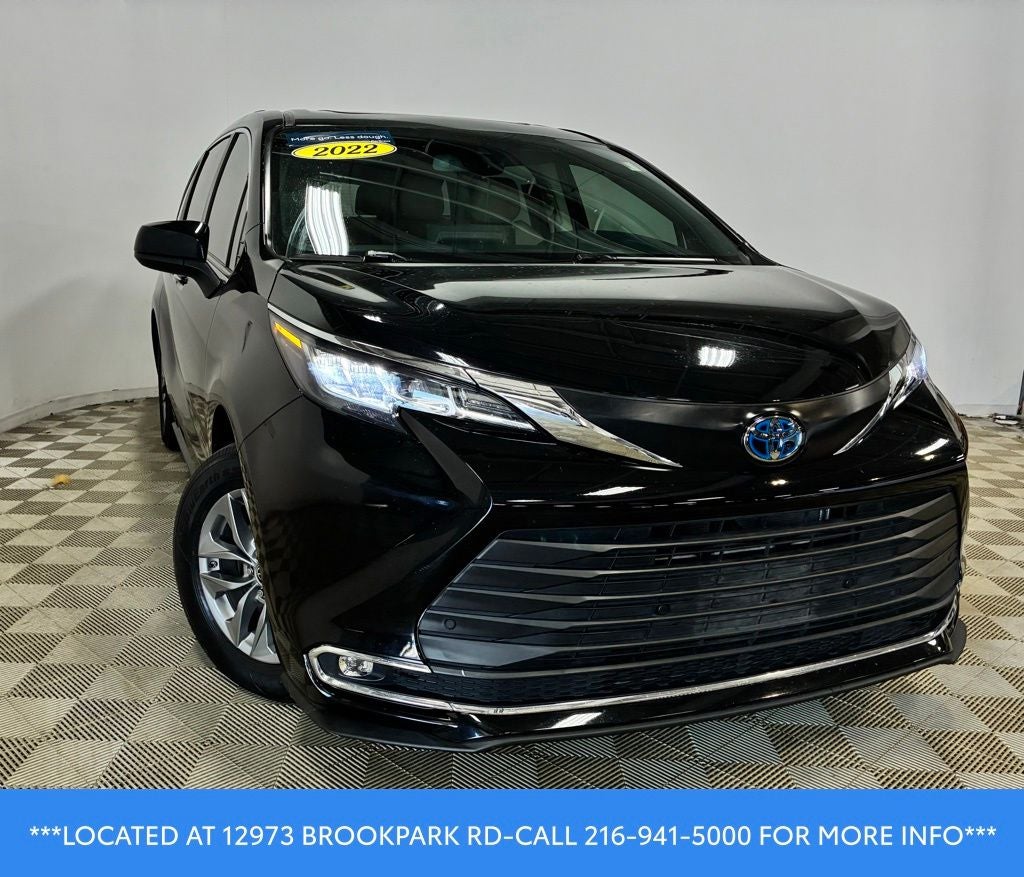 2022 Toyota Sienna XLE 8 Passenger