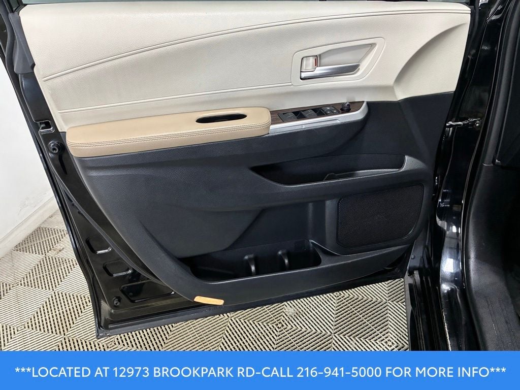 2022 Toyota Sienna XLE 8 Passenger
