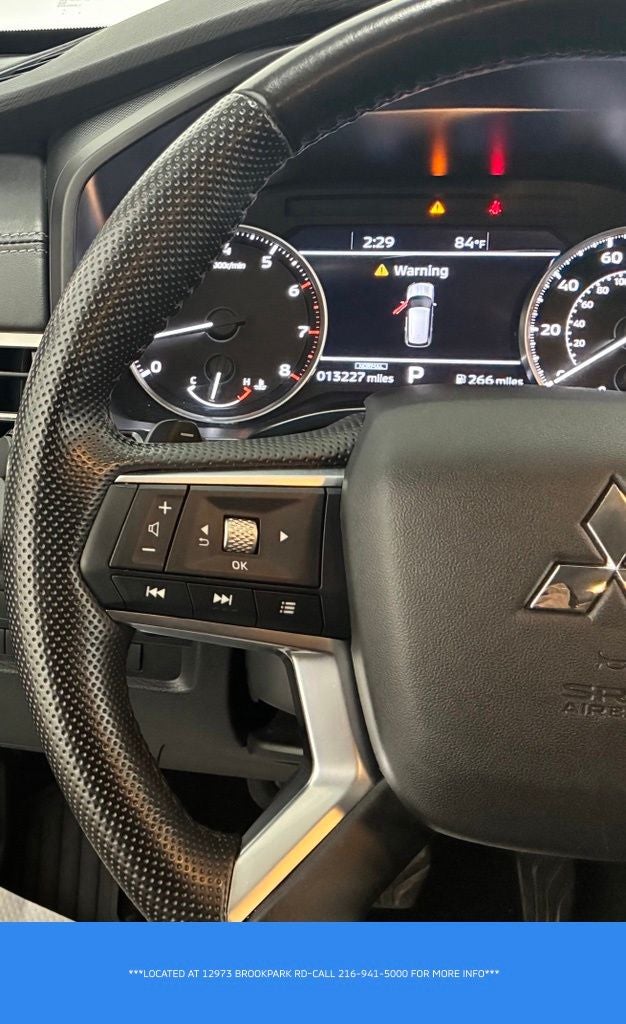 2024 Mitsubishi Outlander Base