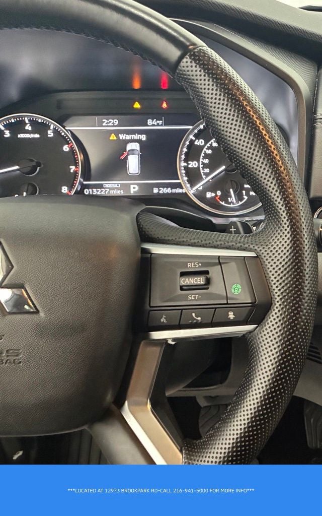2024 Mitsubishi Outlander Base