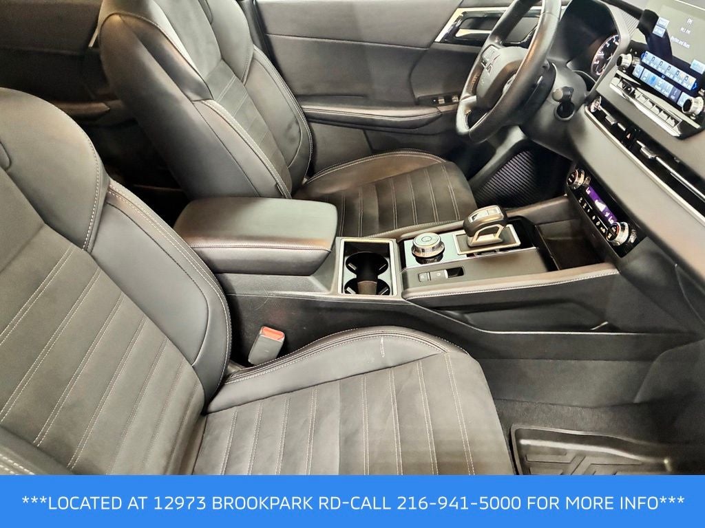 2024 Mitsubishi Outlander Base