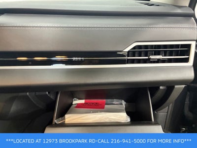 2024 Mitsubishi Outlander Base
