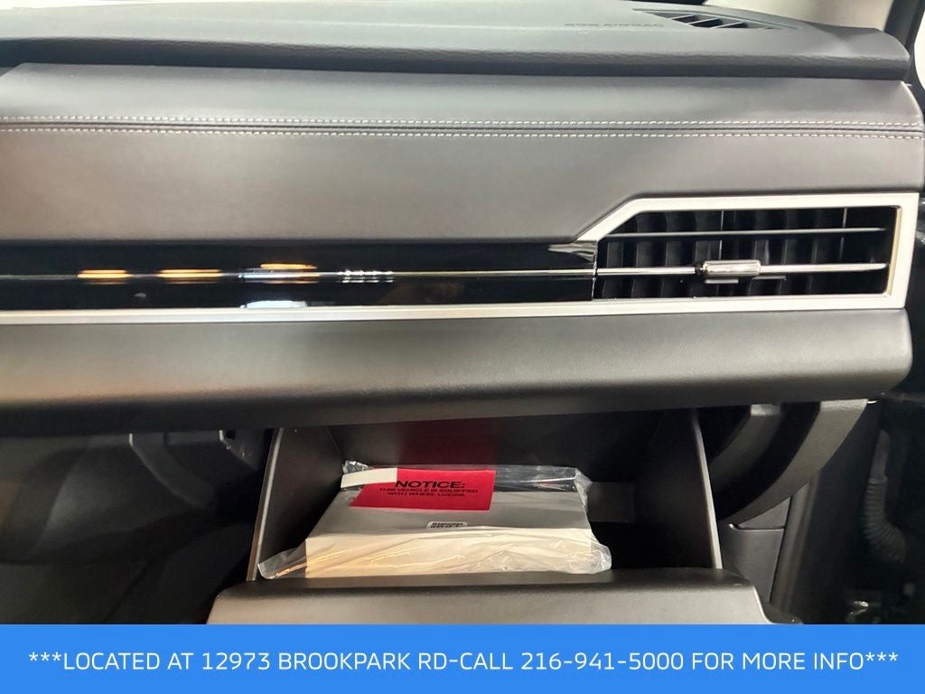 2024 Mitsubishi Outlander Base