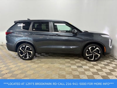 2024 Mitsubishi Outlander Base