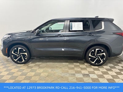 2024 Mitsubishi Outlander Base