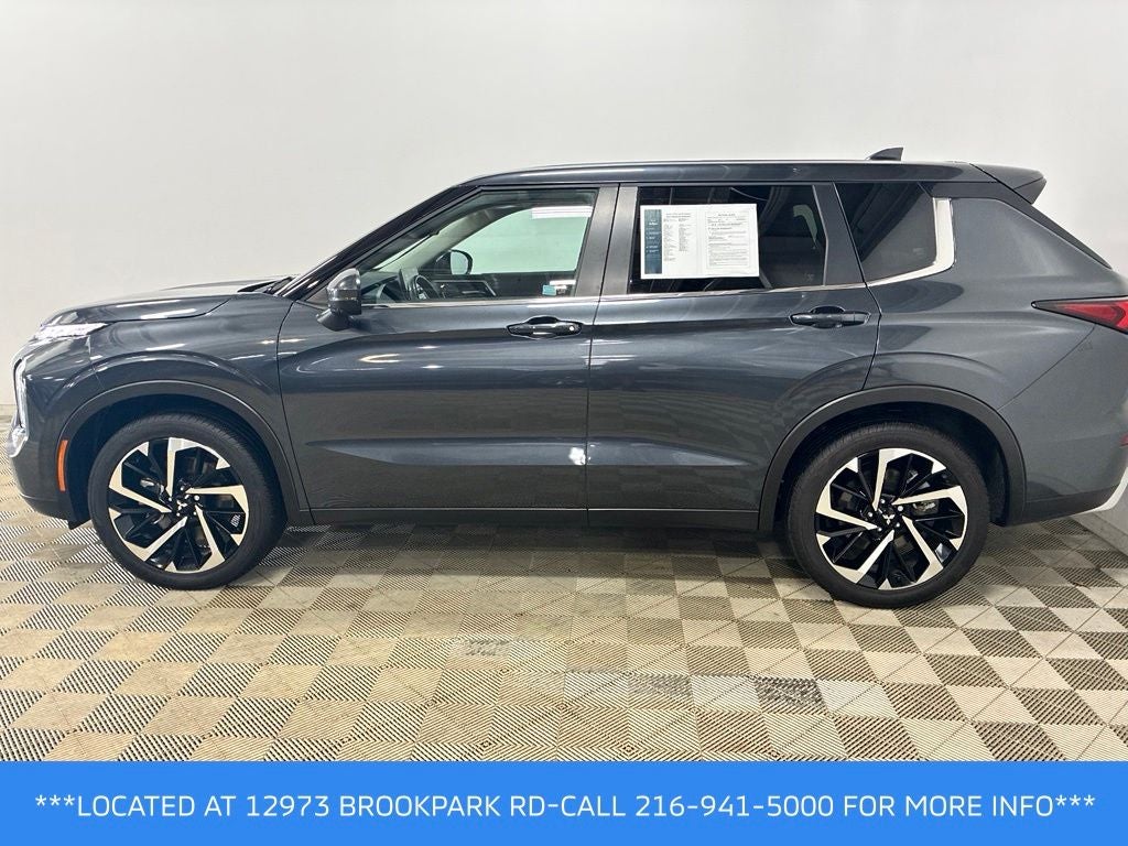 2024 Mitsubishi Outlander Base