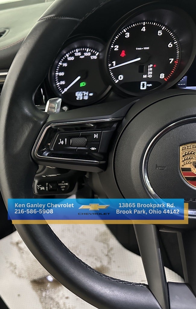 2024 Porsche Macan Base