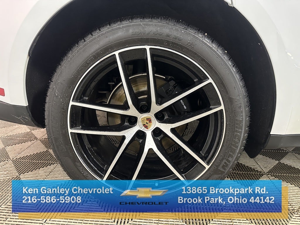 2024 Porsche Macan Base