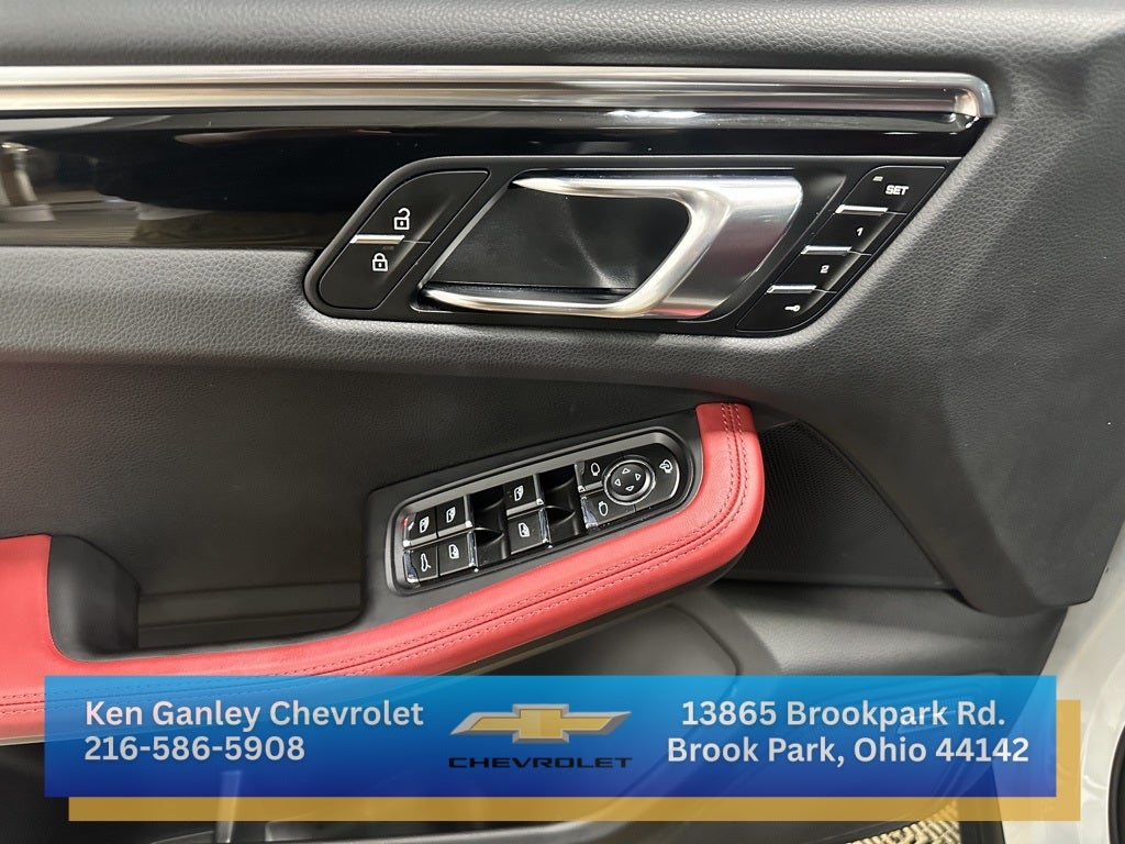 2024 Porsche Macan Base